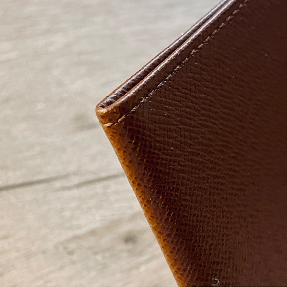 Louis Vuitton Taiga Brown Leather Bi-Fold Card Wallet - Picture 11 of 12